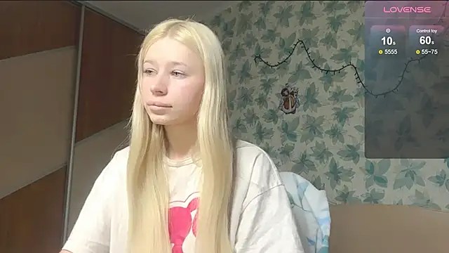 Snapshot of Barbie_Blondie chatting on March 2026 03:48:01 PM Barbie Blondie online show from March 2026 03:48:01 PM