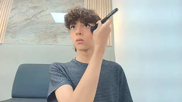 CRISS ALLEN1 online show from December 2025 01:15:01 PM