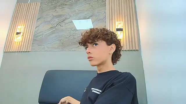 CRISS ALLEN1 online show from February 2026 12:42:01 PM