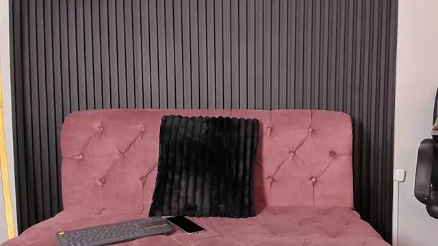 KarolWest  online show from January 2026 12:30:01 PM