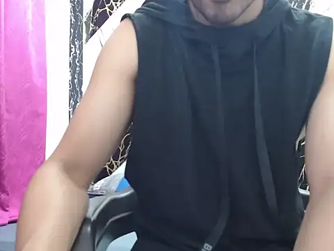 Snapshot of simonm667 chatting on May 2026 09:00:02 PM simonm667 online show from May 2026 09:00:02 PM