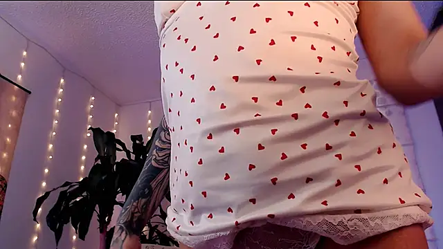 Snapshot of justmartina_ chatting on February 2026 12:13:02 PM justmartina online show from February 2026 12:13:02 PM