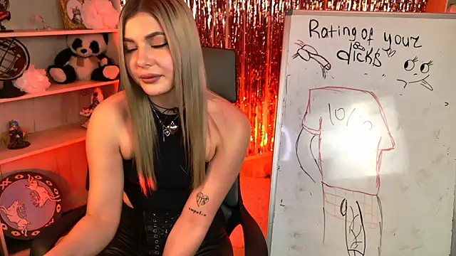 HyileyClark online show from April 2026 09:56:02 PM