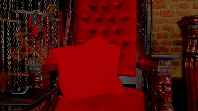 Snapshot of MoniqueResse chatting on January 2026 04:56:01 PM MoniqueResse online show from January 2026 04:56:01 PM