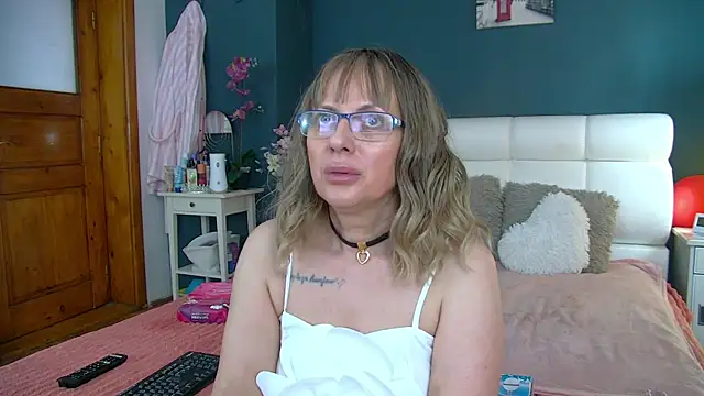 Cougar Milff online show from April 2026 02:03:01 PM