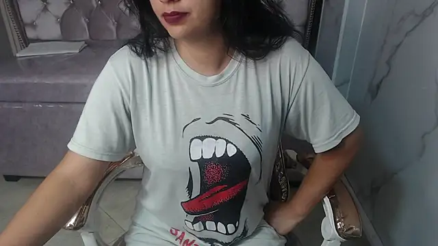 Evangeline b online show from November 2025 01:03:01 PM