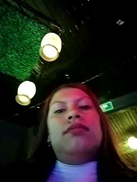 daphne-glow online show from November 2025 01:30:02 AM