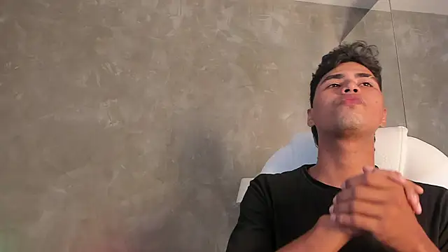 Snapshot of Simon_Pernia chatting on November 2025 06:54:01 PM Simon Pernia online show from November 2025 06:54:01 PM