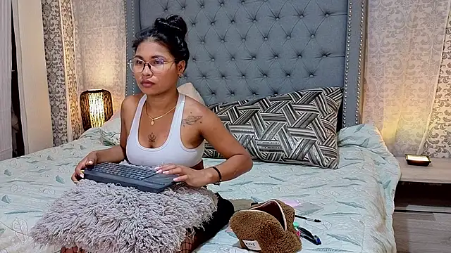 Snapshot of Miaa_Collinss chatting on November 2025 08:34:02 PM Miaa Collinss online show from November 2025 08:34:02 PM