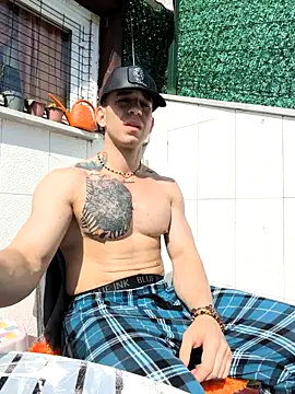 hazarcannn online show from April 2026 12:49:01 PM