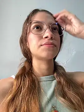 Vanneskk online show from December 2025 01:31:02 PM