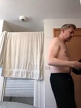 lorisaux online show from April 2026 06:16:02 AM