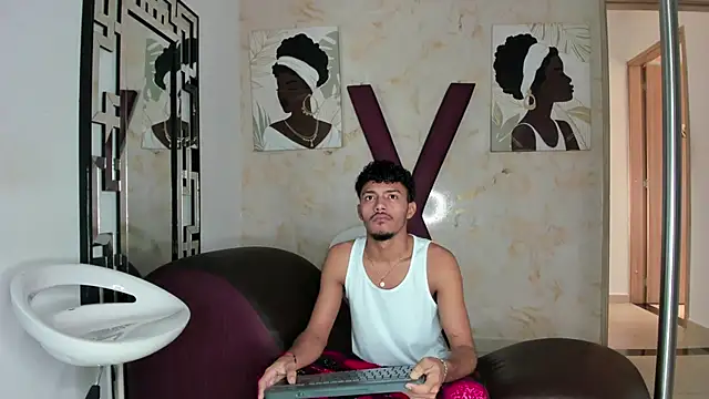 COUPLES BOYS online show from May 2026 07:22:02 PM