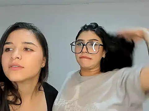 Snapshot of ROUS_SWEET_ chatting on November 2025 03:42:02 AM ROUS SWEET online show from November 2025 03:42:02 AM