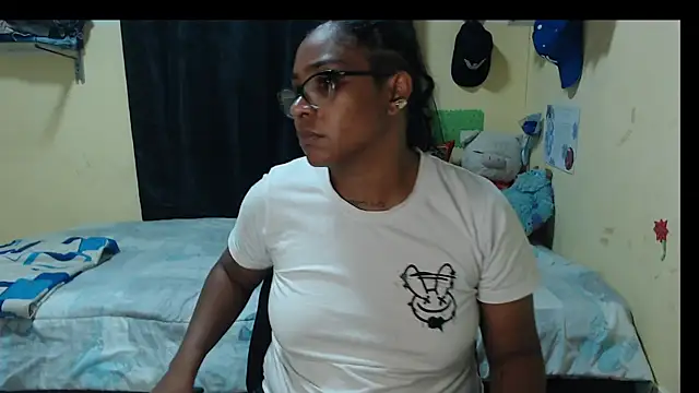 lia Hazbun online show from December 2025 01:03:01 AM