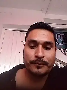 Snapshot of cristian112090 chatting on July 2026 12:04:02 AM cristian112090 online show from July 2026 12:04:02 AM