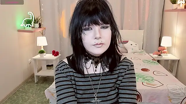 Snapshot of RamonaKlein chatting on December 2025 06:29:02 AM RamonaKlein online show from December 2025 06:29:02 AM