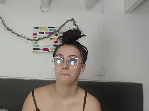 Snapshot of abigail_smith15 chatting on April 2026 07:15:01 PM abigail smith15 online show from April 2026 07:15:01 PM