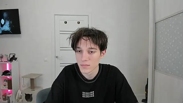 Mickleloveu online show from December 2025 04:23:02 PM