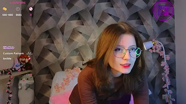 Snapshot of MonnaNoir chatting on November 2025 04:32:02 PM MonnaNoir online show from November 2025 04:32:02 PM