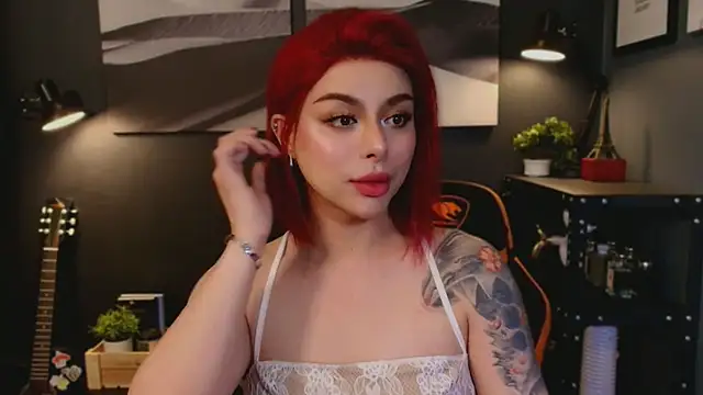 Kim Kaye online show from November 2025 05:39:01 PM