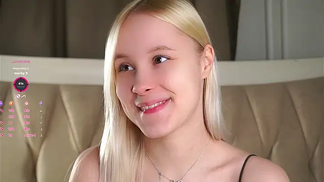 AunclreaVache online show from February 2026 02:36:01 PM