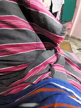 Yth24 online show from November 2025 03:21:02 AM