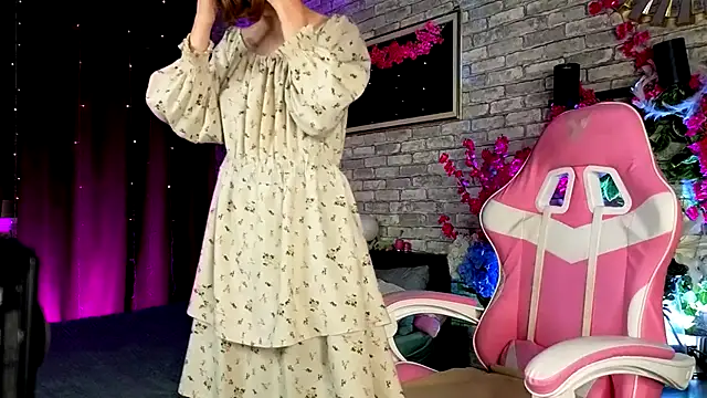 Mia Mooore online show from December 2025 02:11:01 PM