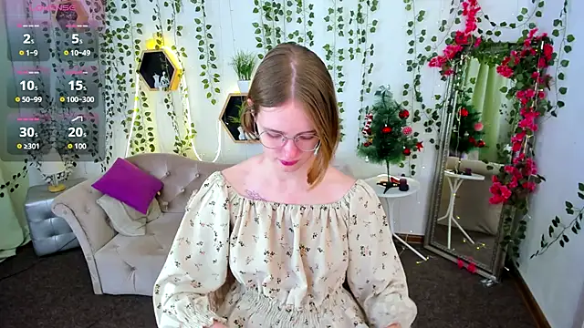 Mia Mooore online show from December 2025 01:38:02 PM