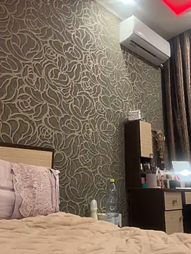 Sweet little gir online show from April 2026 08:50:01 PM