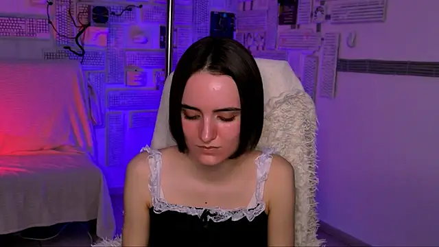 KateWillows online show from April 2026 04:56:01 AM