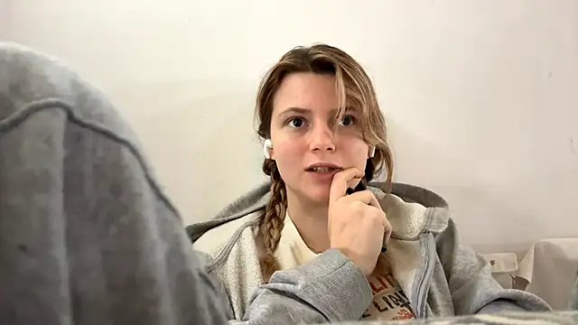 AlanaPostell online show from December 2025 12:14:01 PM