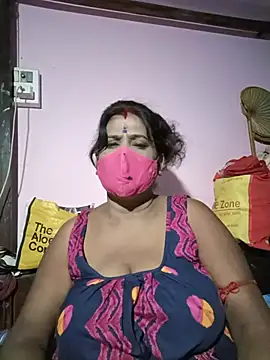 Snapshot of me-pari-hu chatting on July 2026 06:12:01 PM me-pari-hu online show from July 2026 06:12:01 PM