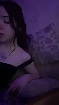 Snapshot of Tinashiny chatting on November 2025 05:48:01 PM Tinashiny online show from November 2025 05:48:01 PM