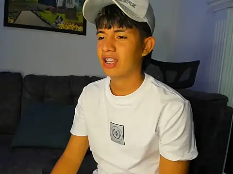 Mikke18 online show from December 2025 11:21:01 PM