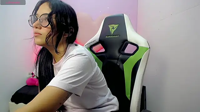 Mishell hot  online show from December 2025 08:29:01 PM