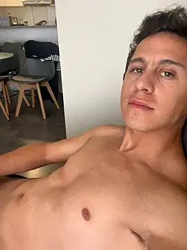 Emanueldickarg online show from December 2025 06:25:01 PM