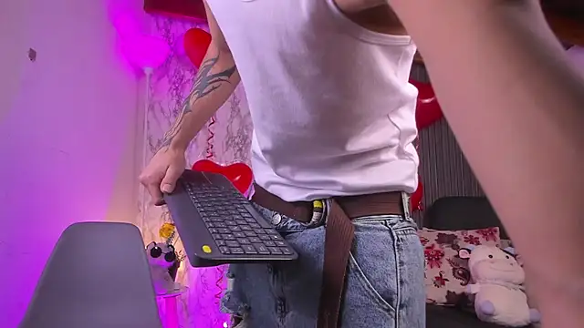 Jake beach  online show from February 2026 04:09:01 AM