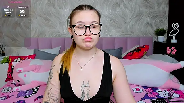 Snapshot of MilanaXHoney chatting on January 2026 01:20:02 AM MilanaXHoney online show from January 2026 01:20:02 AM