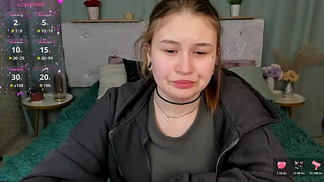 Snapshot of MilanaXHoney chatting on February 2026 01:03:01 AM MilanaXHoney online show from February 2026 01:03:01 AM