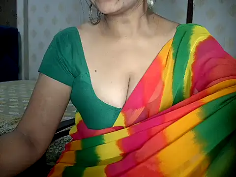 Snapshot of Hotronita123 chatting on June 2026 05:11:02 PM Hotronita123 online show from June 2026 05:11:02 PM