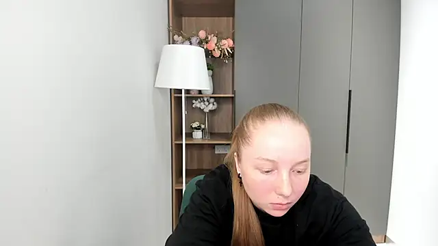 Snapshot of AdarnDeneui chatting on November 2025 03:54:01 AM AdarnDeneui online show from November 2025 03:54:01 AM