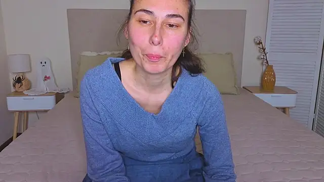 Snapshot of Olivia_milf_ chatting on November 2025 09:52:01 PM Olivia milf online show from November 2025 09:52:01 PM