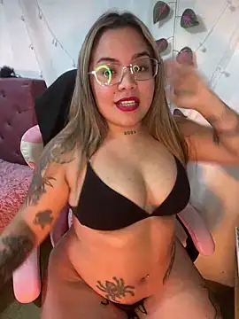 Lindalatina2001 online show from June 2026 02:00:01 AM