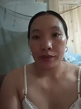 Snapshot of Evelyn-n chatting on June 2026 01:31:01 PM Evelyn-n online show from June 2026 01:31:01 PM