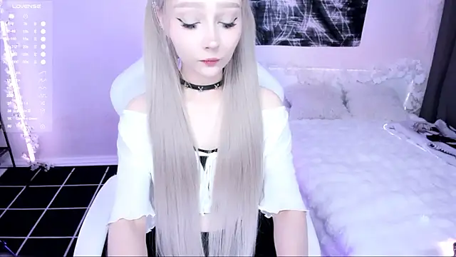 lyric4 online show from June 2026 10:15:02 PM