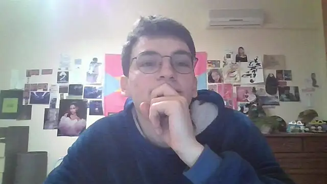 Snapshot of leo_cutie chatting on February 2026 03:40:01 PM leo cutie online show from February 2026 03:40:01 PM