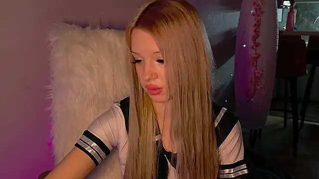 lana parker online show from December 2025 01:15:01 PM