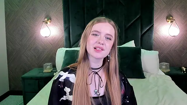 Victori Fox online show from December 2025 04:10:01 AM