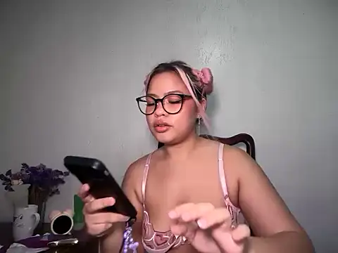 Snapshot of Tina_Slick chatting on May 2026 10:31:02 AM Tina Slick online show from May 2026 10:31:02 AM